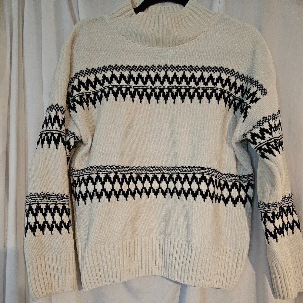 Christian Siriano Plush Mock Neck Winter Sweater Med Zig Zag White Black